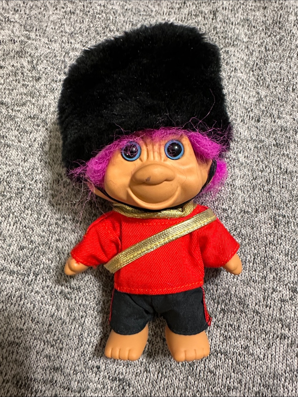 Russ Purple-Haired Troll AROUND THE WORLD- England Royal Guard Beefeater
